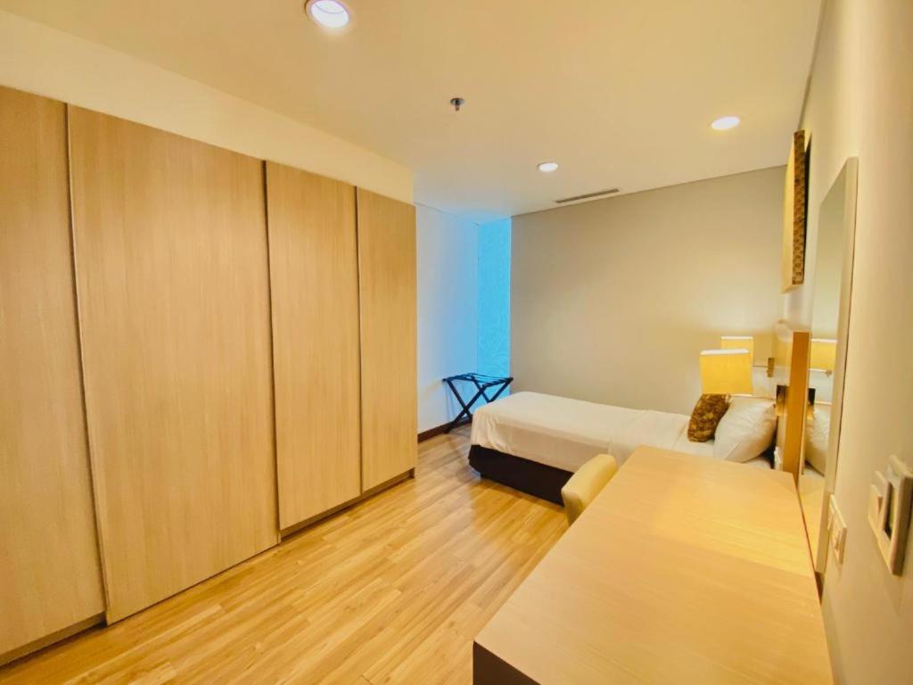 The H Tower Rasuna Suites Kuningan Jakarta By Villaloka Exterior foto