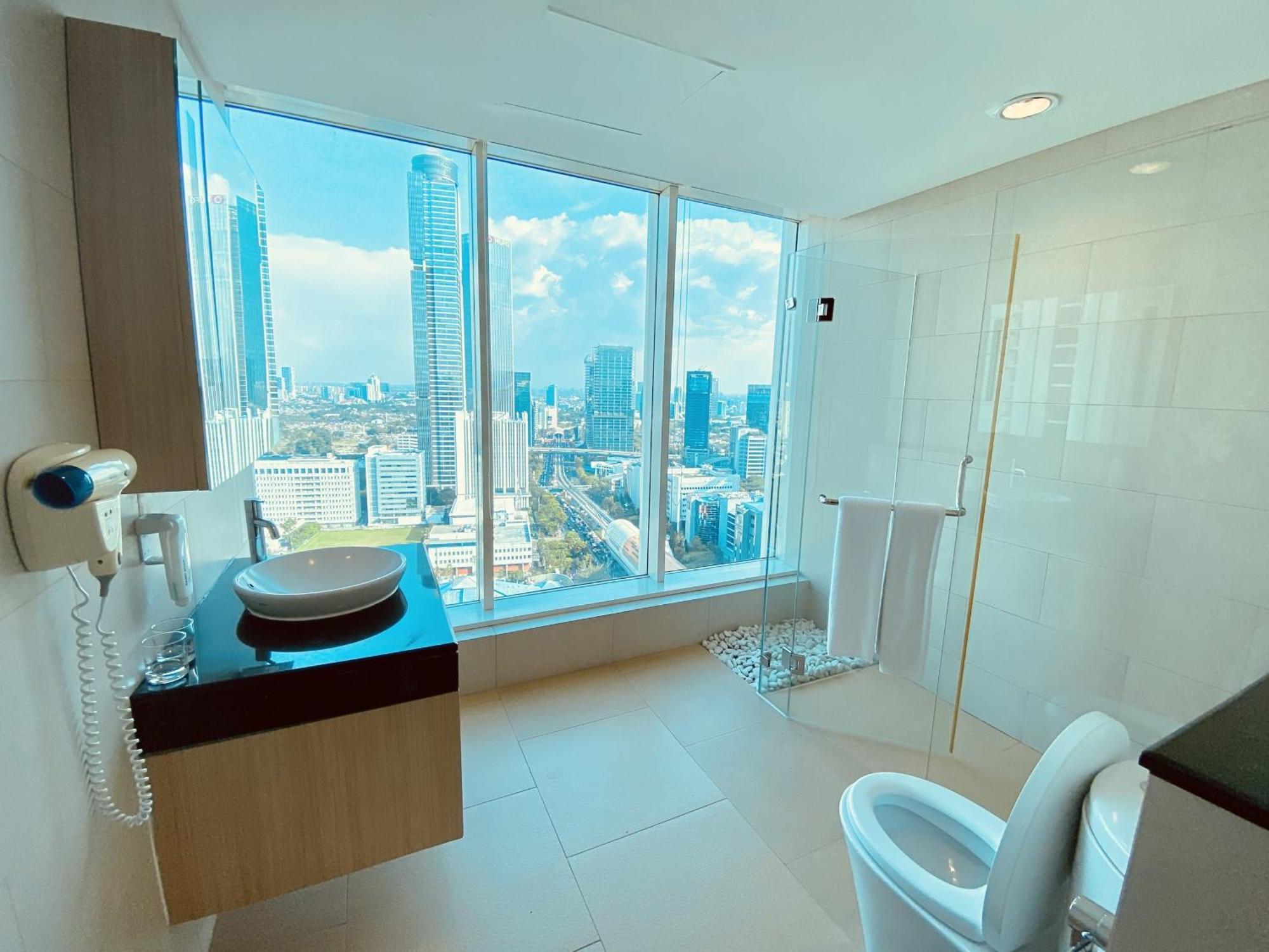 The H Tower Rasuna Suites Kuningan Jakarta By Villaloka Exterior foto